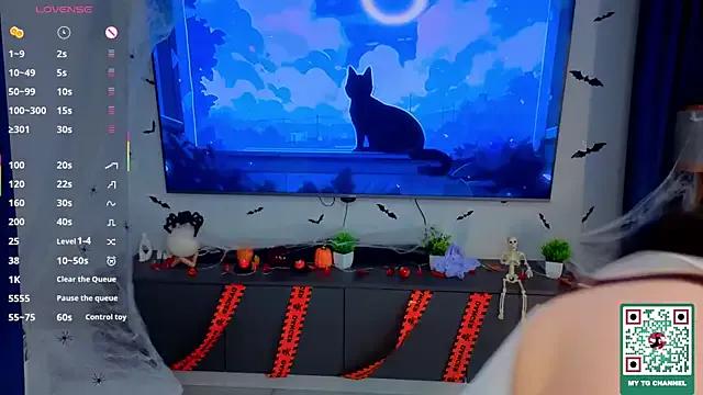 Honeey_Beee on StripChat