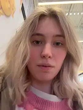 HoneyRay on StripChat