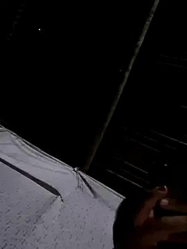 hotmom33 on StripChat