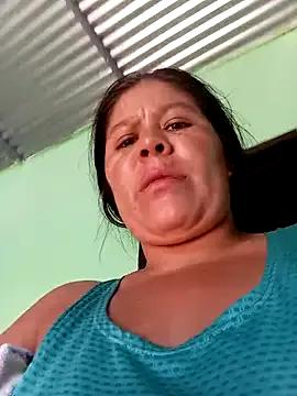 hotmom33 on StripChat