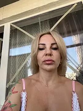 Hotnessi on StripChat