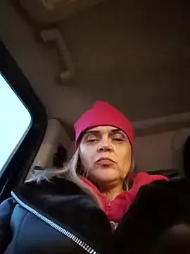 hugebobbs on StripChat