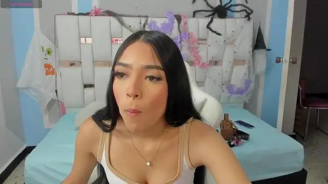 iamCharlotte19 on StripChat