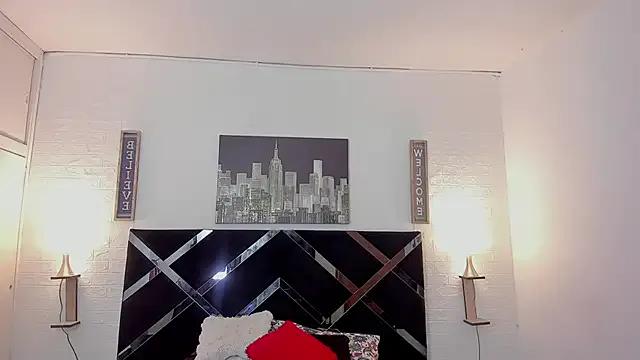 iamCharlotte19 on StripChat