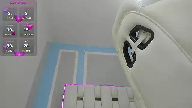 iamCharlotte19 on StripChat