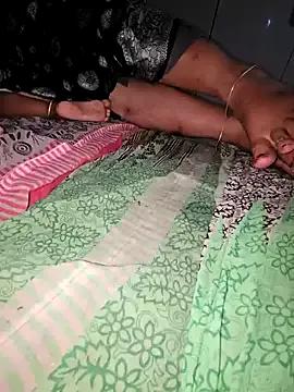 indianhotwife639 on StripChat