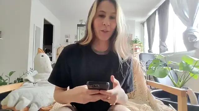 Inked_Snow_Muse on StripChat