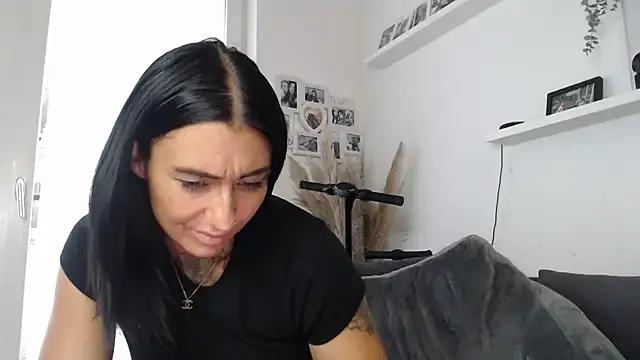 IntiMia on StripChat