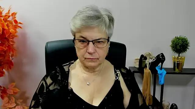 IrisDream on StripChat