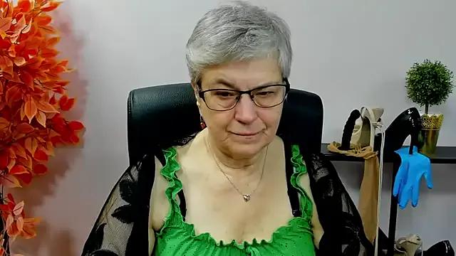 IrisDream on StripChat