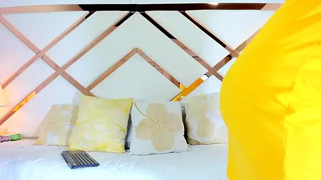 isa_doll on StripChat