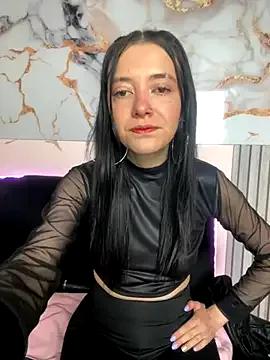 Isabella_21x on StripChat