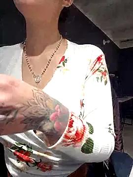 Isabella_Varella on StripChat