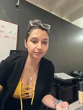 Isabella_Varella on StripChat