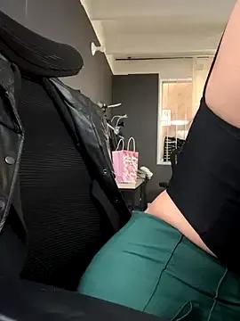 Isabella_Varella on StripChat