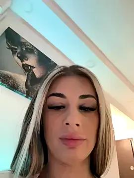 IsabellaEtthan on StripChat