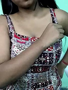 Ishaani_0 on StripChat