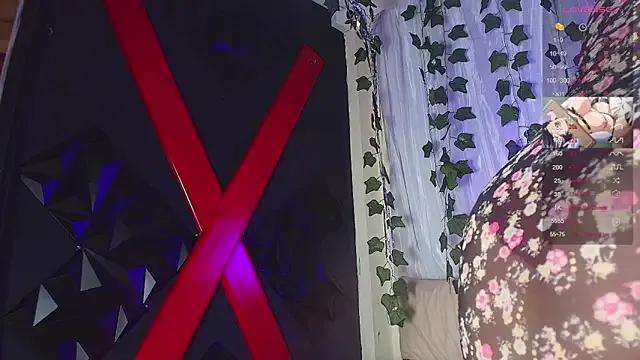 ivonne_diaz1 on StripChat