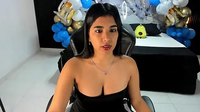 Ivy_16 on StripChat