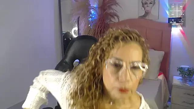 Jademommy_ on StripChat