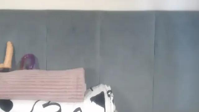 Jah-Queen on StripChat