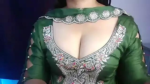 Jasleen_Kudii on StripChat