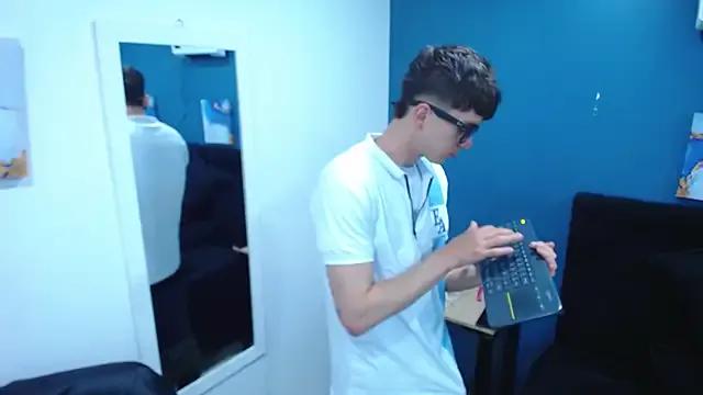 Jheampiiero on StripChat