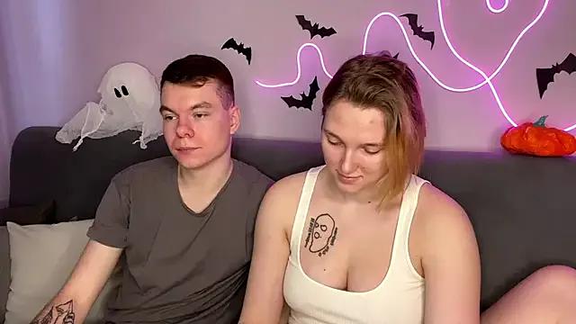 julielourens on StripChat