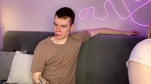 julielourens on StripChat