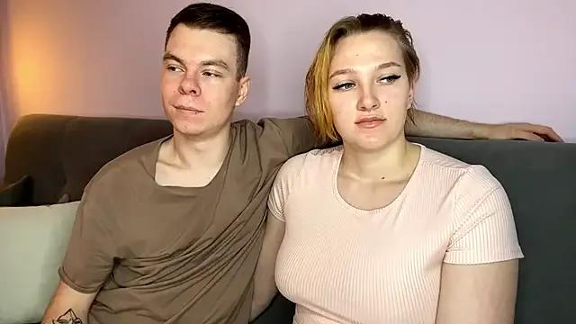 julielourens on StripChat