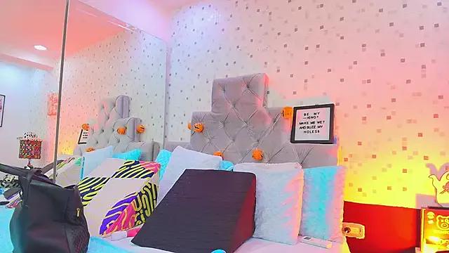 JulietaReyess on StripChat