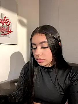 Karina16_pink on StripChat