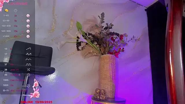 Karla-Ebony on StripChat