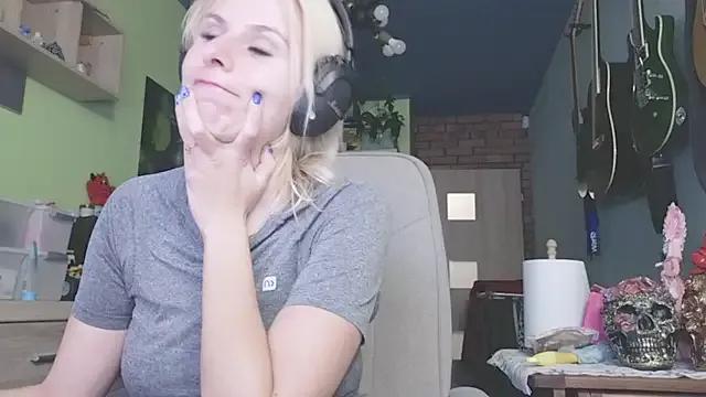 karmija — two hole fun