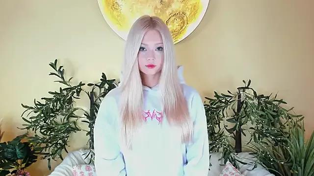 KaryTasch on StripChat