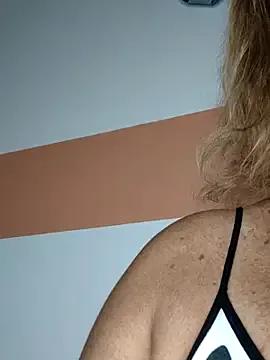 Kasandra_Ho on StripChat