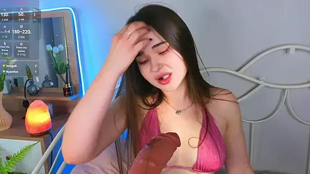 KateBleare on StripChat