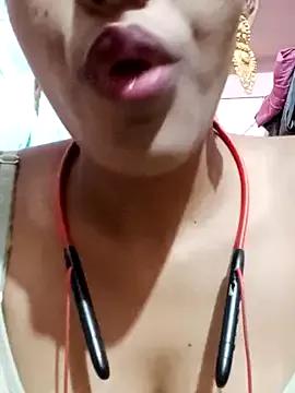 kaviyaponnu0987 on StripChat