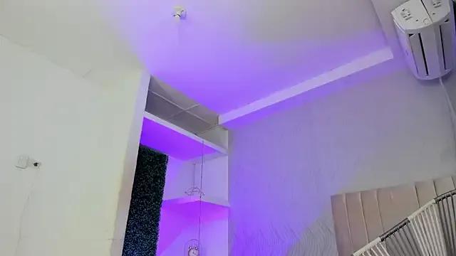 keyla_mejia — TRAVEL HANDS ON MY OILY ASS