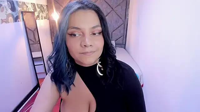 Kiara_Cruz__ on StripChat