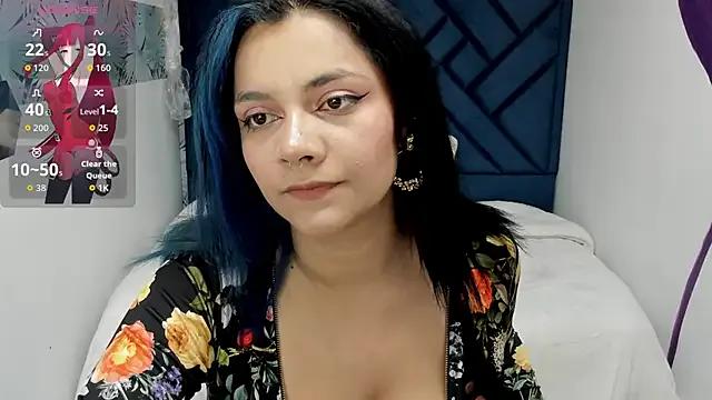 Kiara_Cruz__ on StripChat