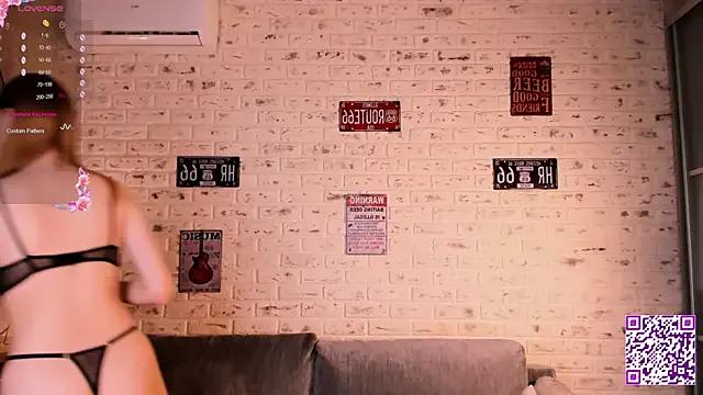 Kiki_Stacy on StripChat