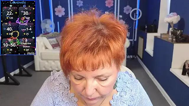 Kira_Kenett on StripChat