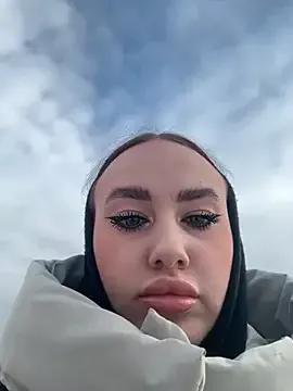 KiraSunshine on StripChat