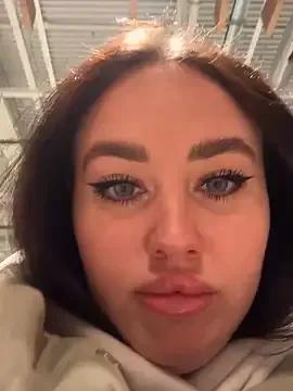 KiraSunshine on StripChat