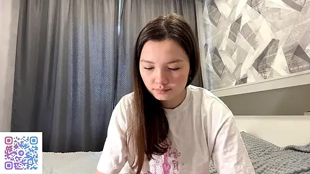 KiraVelvet on StripChat