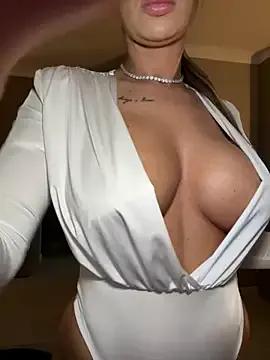 KirstieVegas on StripChat