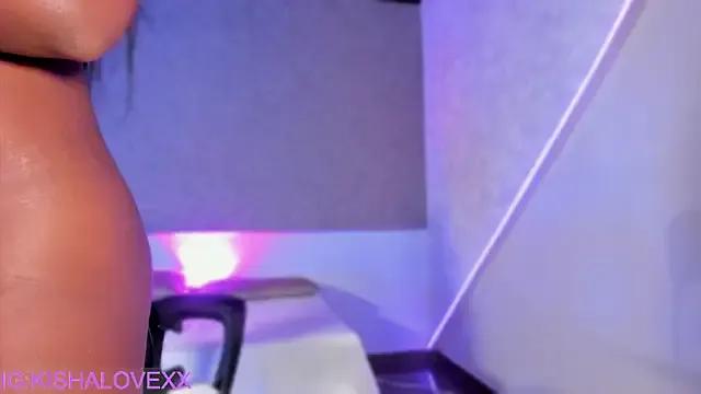 Kishalove_ on StripChat