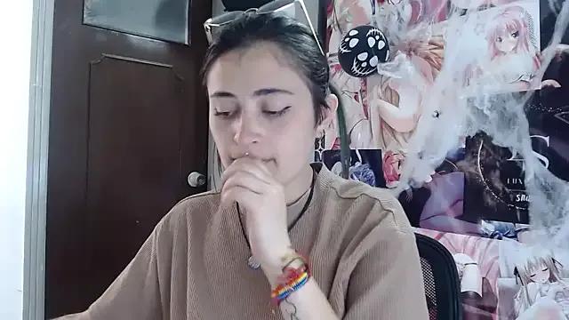 KittenMiss_ on StripChat