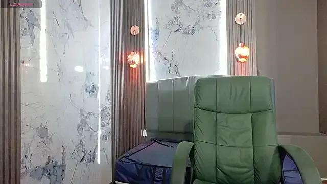 Kristall_06 on StripChat